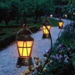 Farol LED Recargable con luz regulable y manija - Image 4