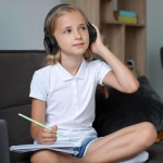 Auricular bluetooth inalámbrico con vincha manos libres Y08a - Image 33