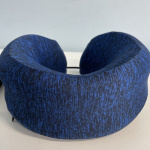 Cuello De Viaje Almohada Viscoelástica Cervical Av4669 – imagen de uso