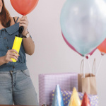 Inflador De Globos Manual Doble Efecto Cotillon Ap2796 – imagen de uso