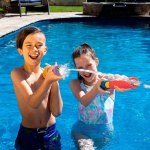 Pistola Lanza Agua Goma Espuma 20 Cm Flotador Verano Niños - Imagen 2