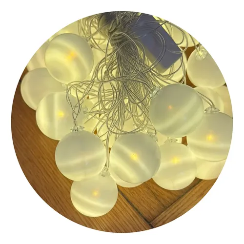 Guirnaldas_Bolas_Led_40_Focos_Calidas_9_Metros_220v_3210-1_D_880252-MLA81068360022_122024-O.webp Guirnaldas bolitas LED cálidas con 40 focos 220v - Imagen 1