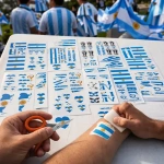 Pack X48 planchas de tatuajes temporales Argentina Celeste y Blanco - Imagen 6
