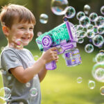 Burbujero pistola lanza burbujas a pilas infantil 24174 - Imagen 2